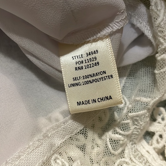 Skies Are Blue boho cold shoulder adjustable strap top with lace lining - Picture 5 of 7